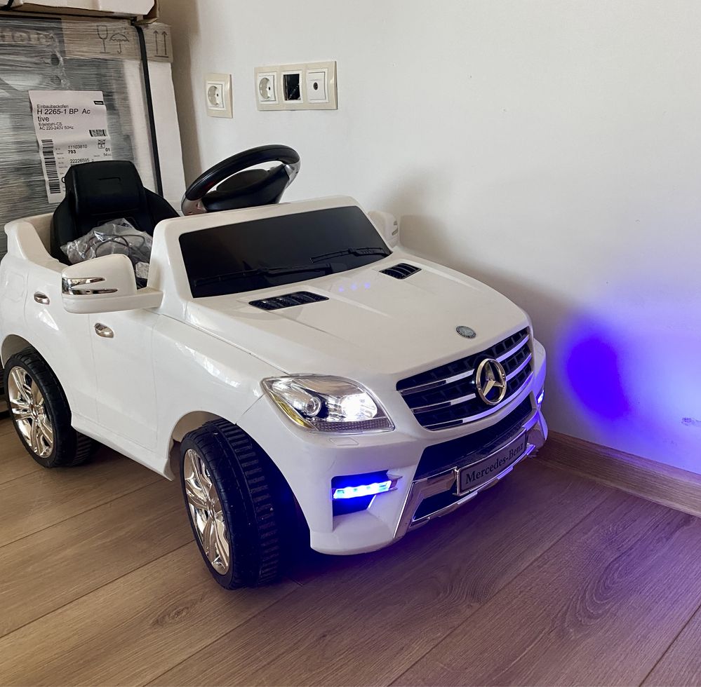 Детска акумулаторна кола / джип Mercedes ML