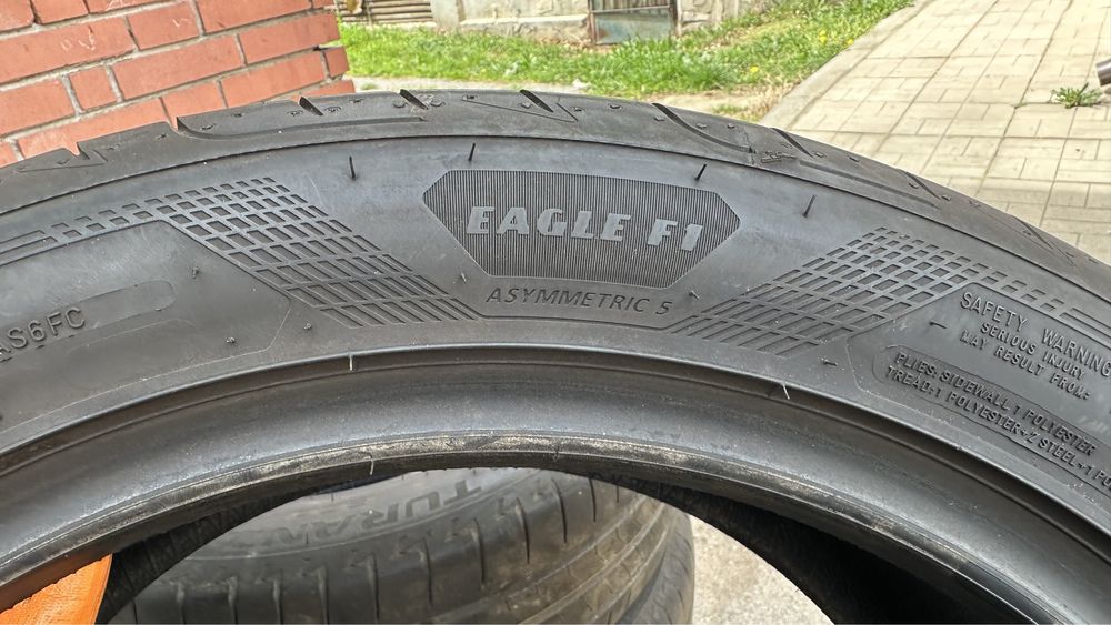 Продавам 2бр. Летни гуми 245/45/18 Goodyear