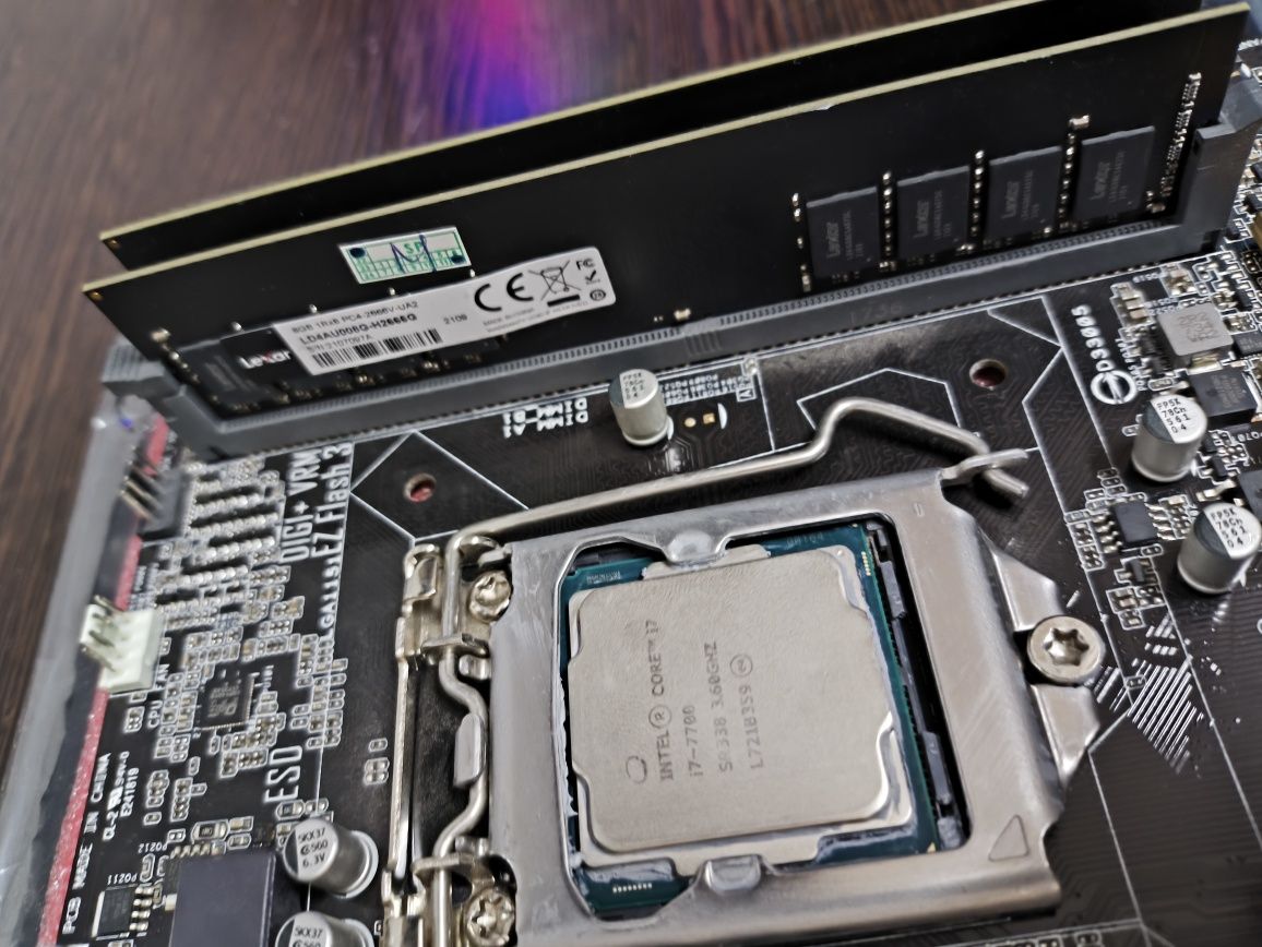 Asus H110+i7 7700+16Gb