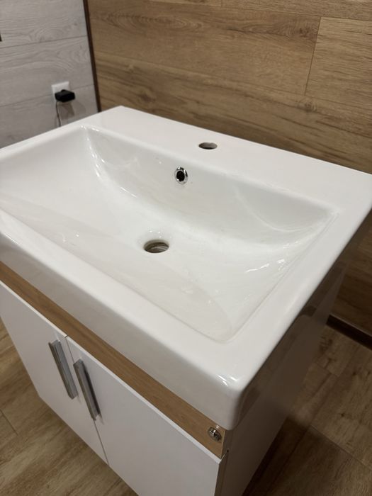 Долен шкаф за баня