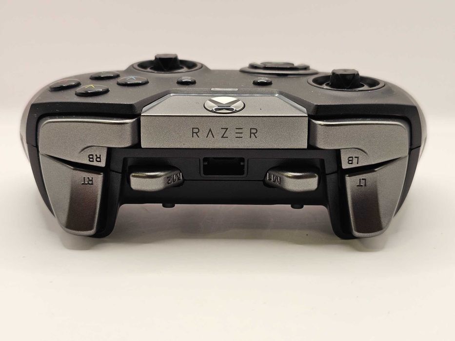 Controller cu cablu Razer Wolverine Ultimate fara thumbsticks xbox pc