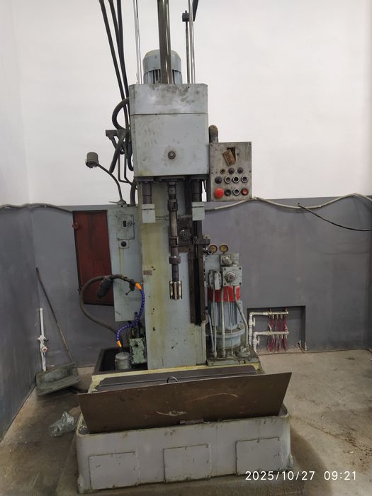 Blok rastochka xolingovalni val shlifofka  stanokla sotiladi va