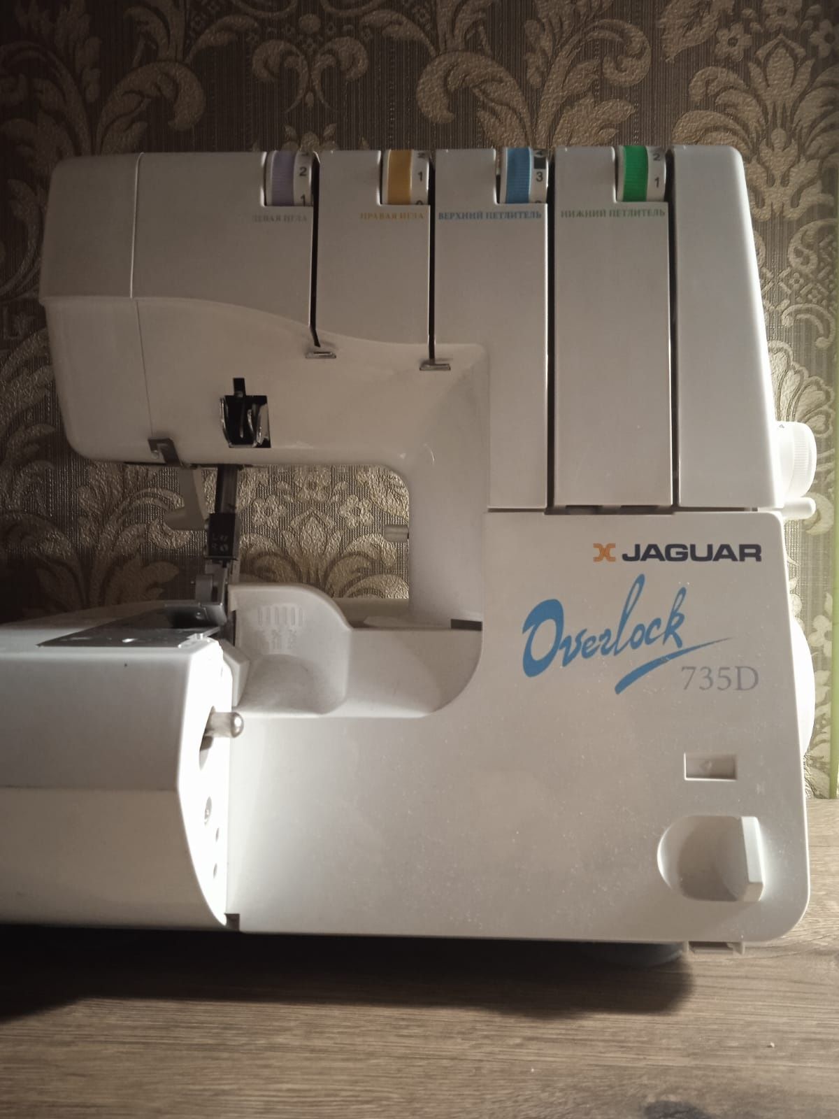 Продам оверлок JAGUAR 735D. СРОЧНО.