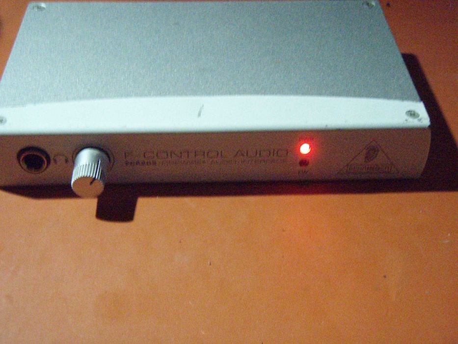 Interfata audio firewire Behringer FCA202