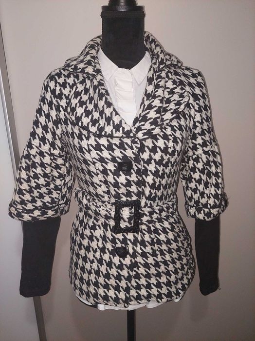 Palton alb negru stil carouri maneci clopot super elegant