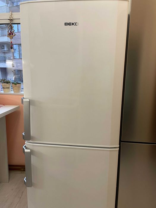 Хладилник с фризер