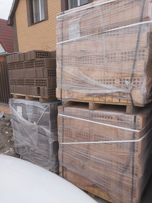 Продам кирпич цвет соломы