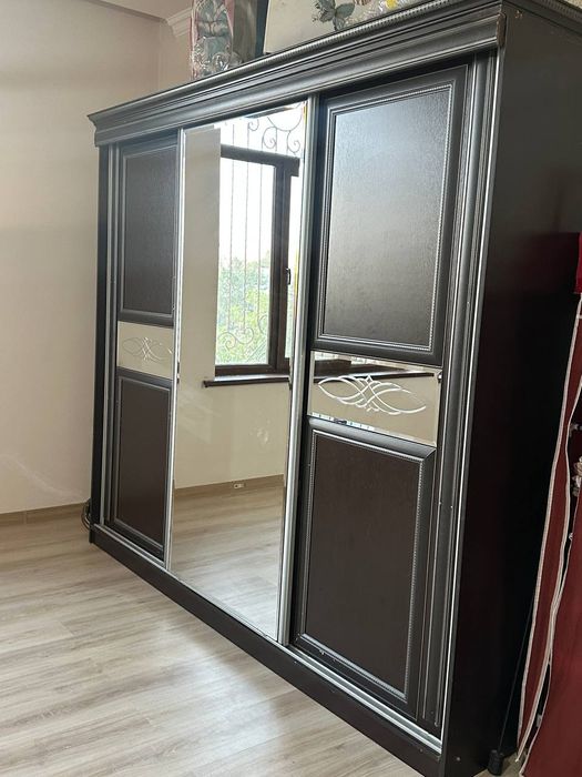 Spalni mebel srochni sotiladi