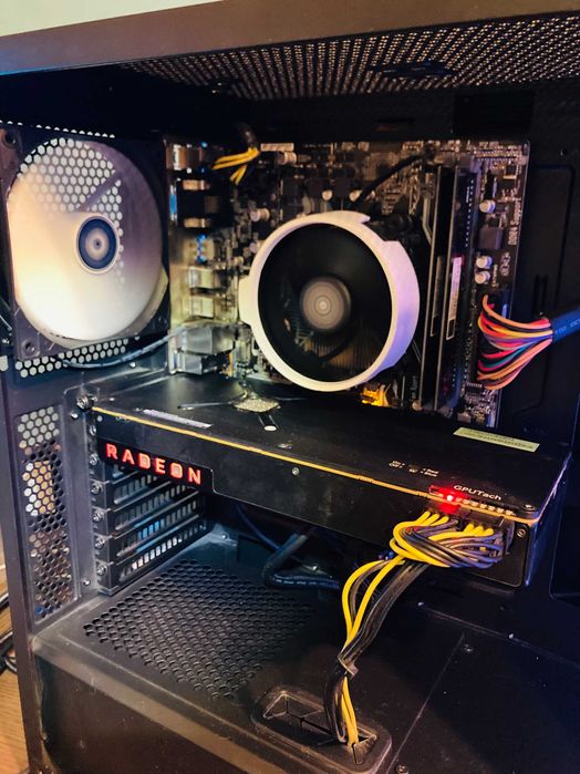 Геймърски Ryzen 5 1600AF ,Vega64 8GB,16GB RAM,256 m.2 SSD+2TB HDD,WIFI