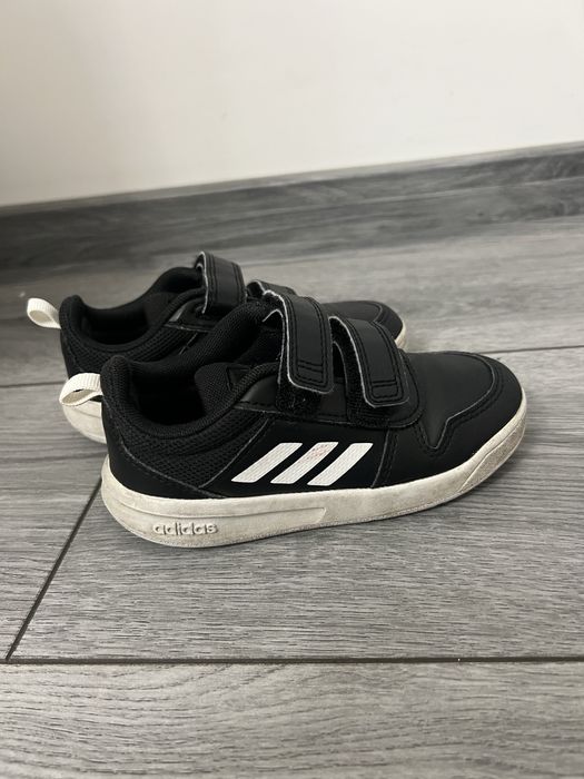 Обувки и ботушки за момче