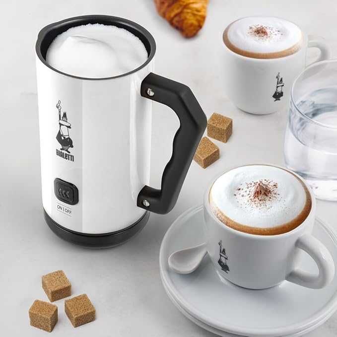Bialetti Електрически разпенител за мляко с мек крем, капучинатор