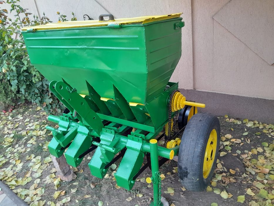 Vând semănătoare ceapa/usturoi