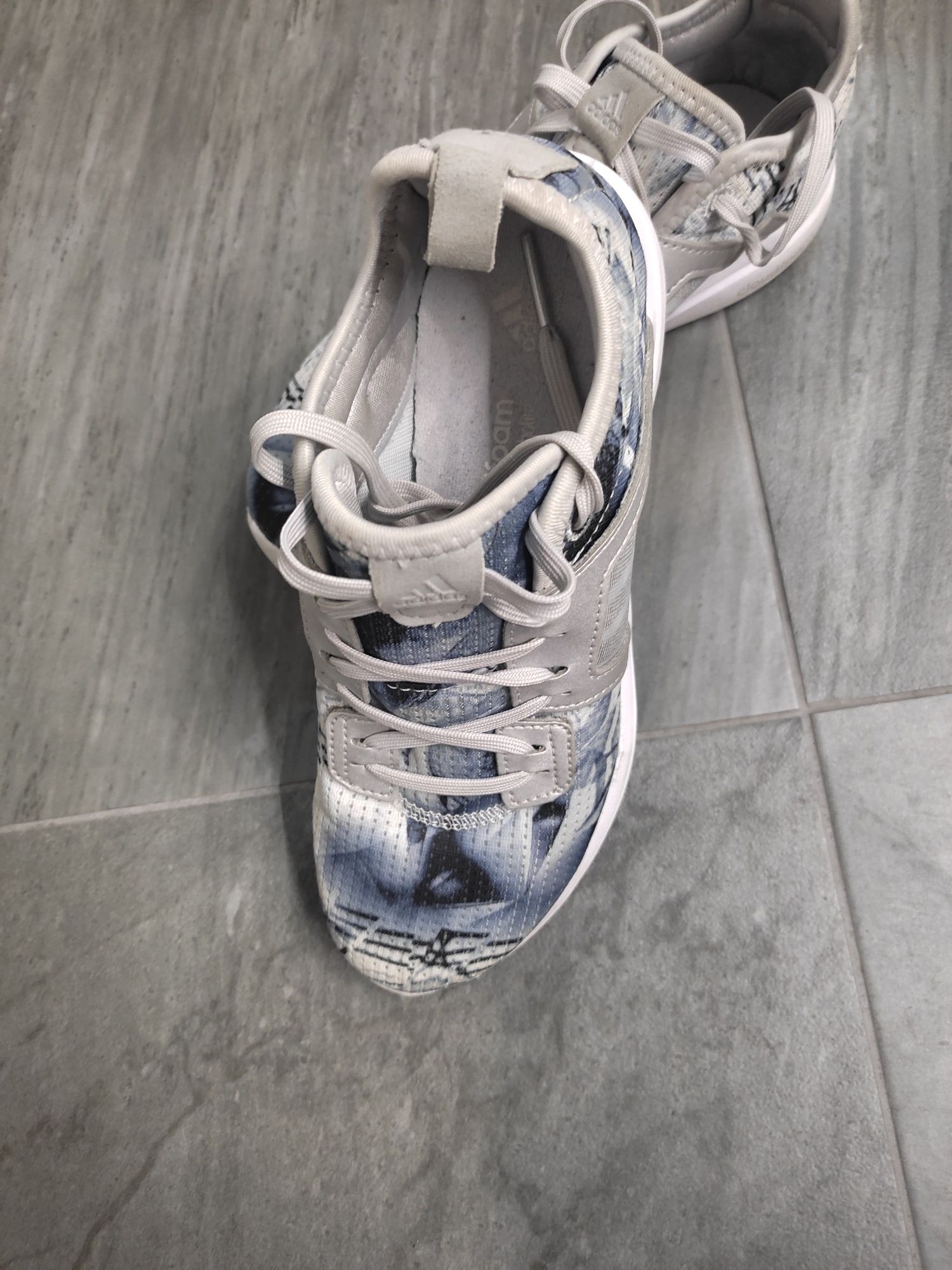 Маратонки Adidas