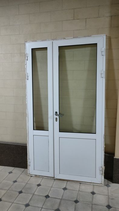 Дверь алюминиевая бу