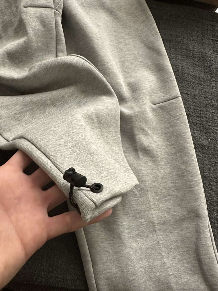 Nike tech grey size L new