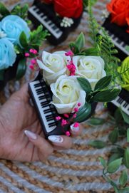 Пиано със сапунени рози, декорация, букет, цветя