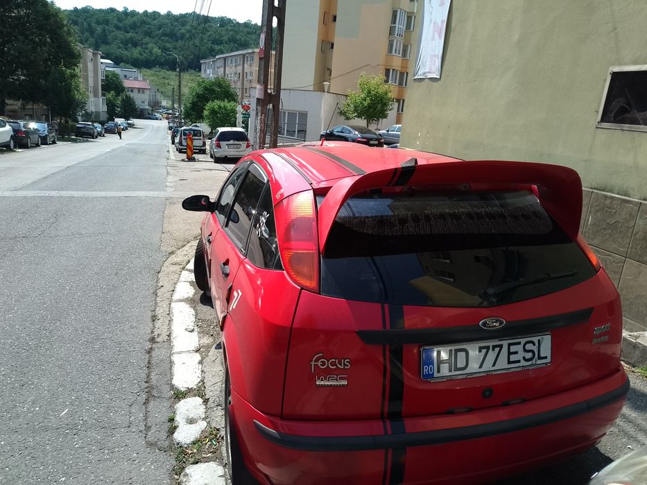 Vând Ford focus 1