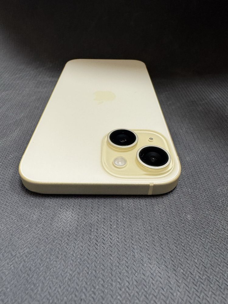 iPhone 15 128gb - заключен с iCloud, в отличен външен вид
