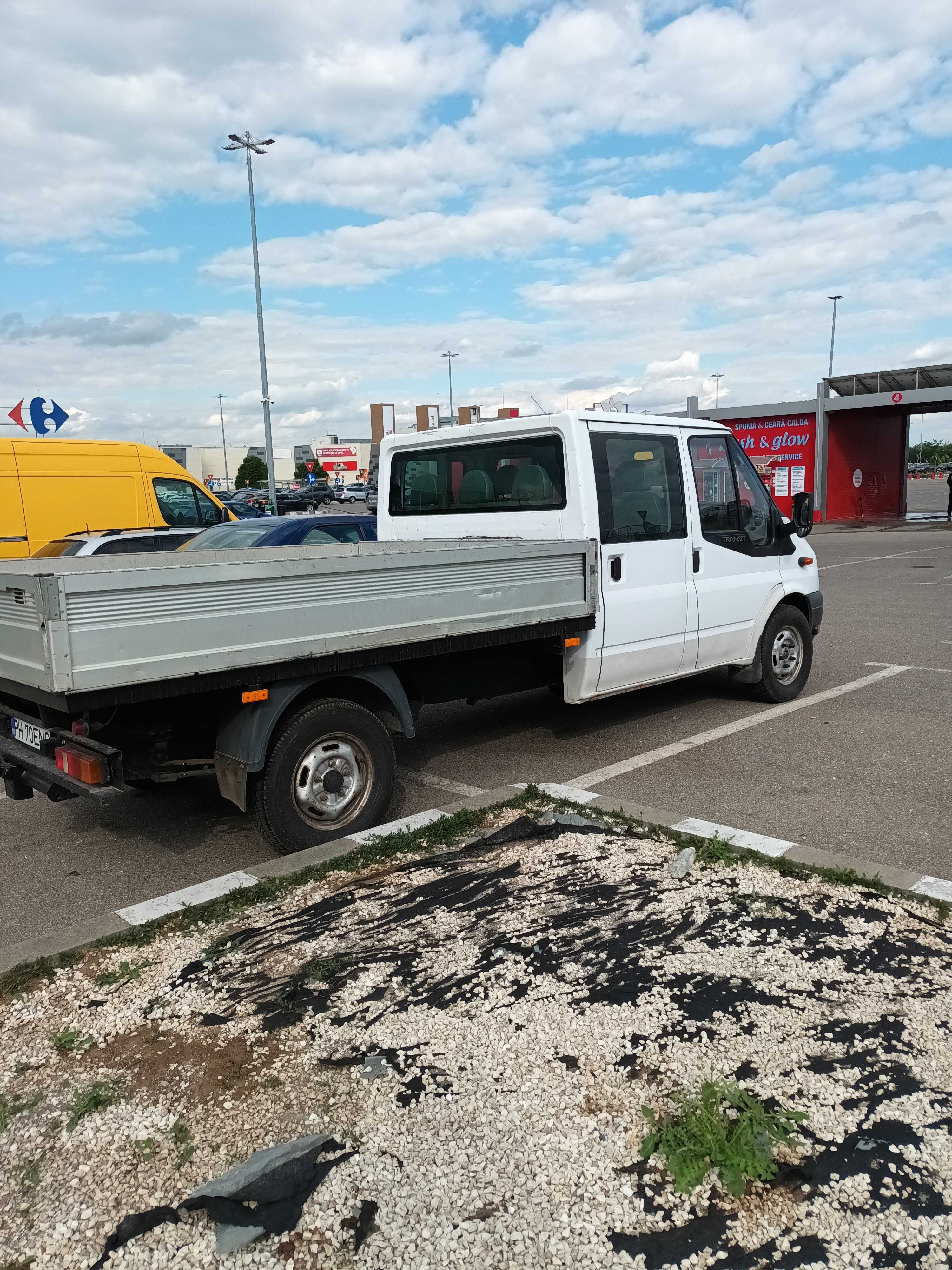 Vindem autoutilitara Ford Transit 7 locuri