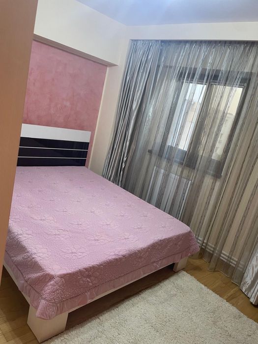 Inchiriez apartament cu 4 camere