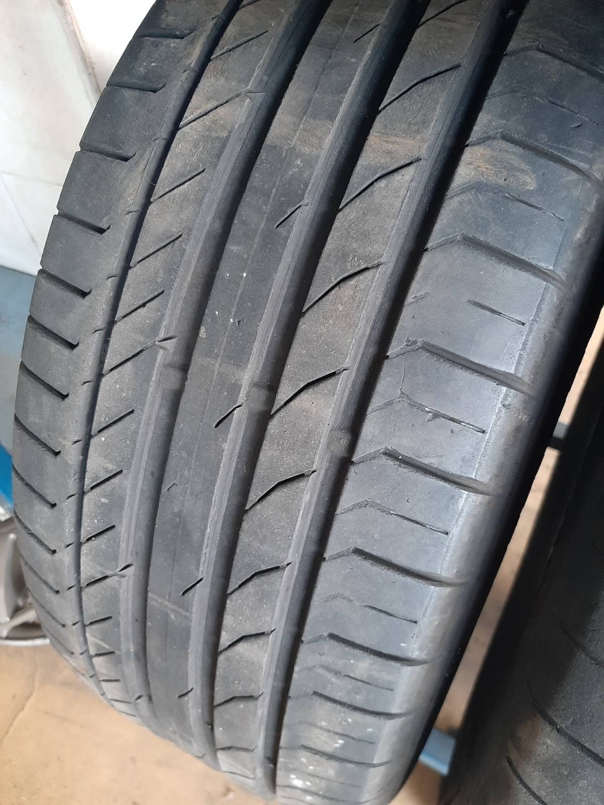 Гуми 235/55 R18 100V Continental Sport Contact