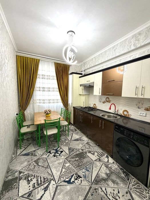 2 xonali kvartira sotiladi