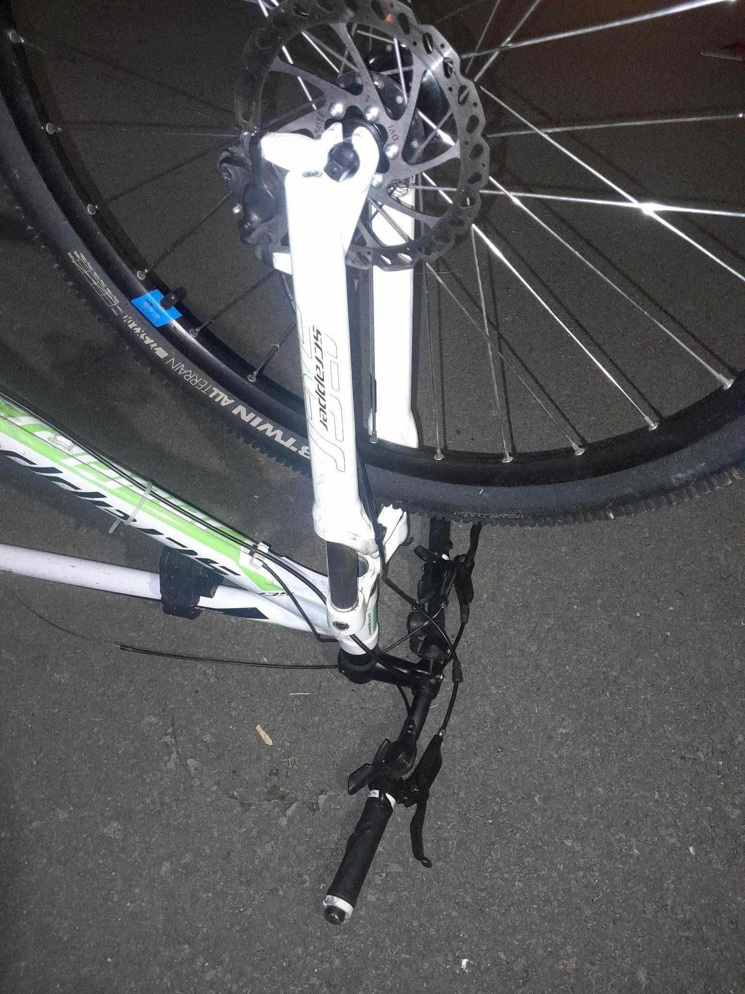 Vand 7 biciclete,hidraulice discuri carbon mai multe detalii in privat