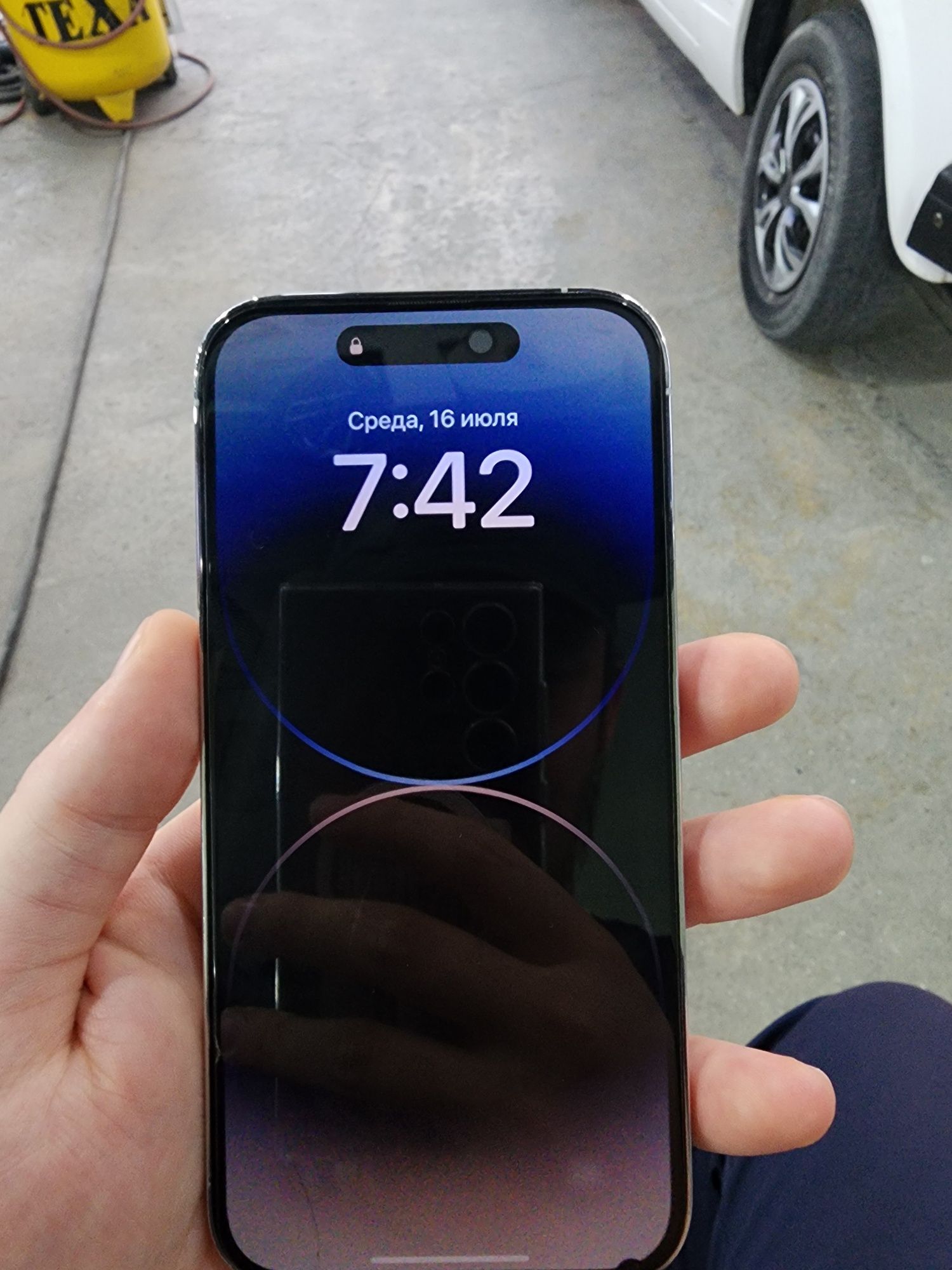 Iphone 14 pro srochni sotiladi 84 yonkus