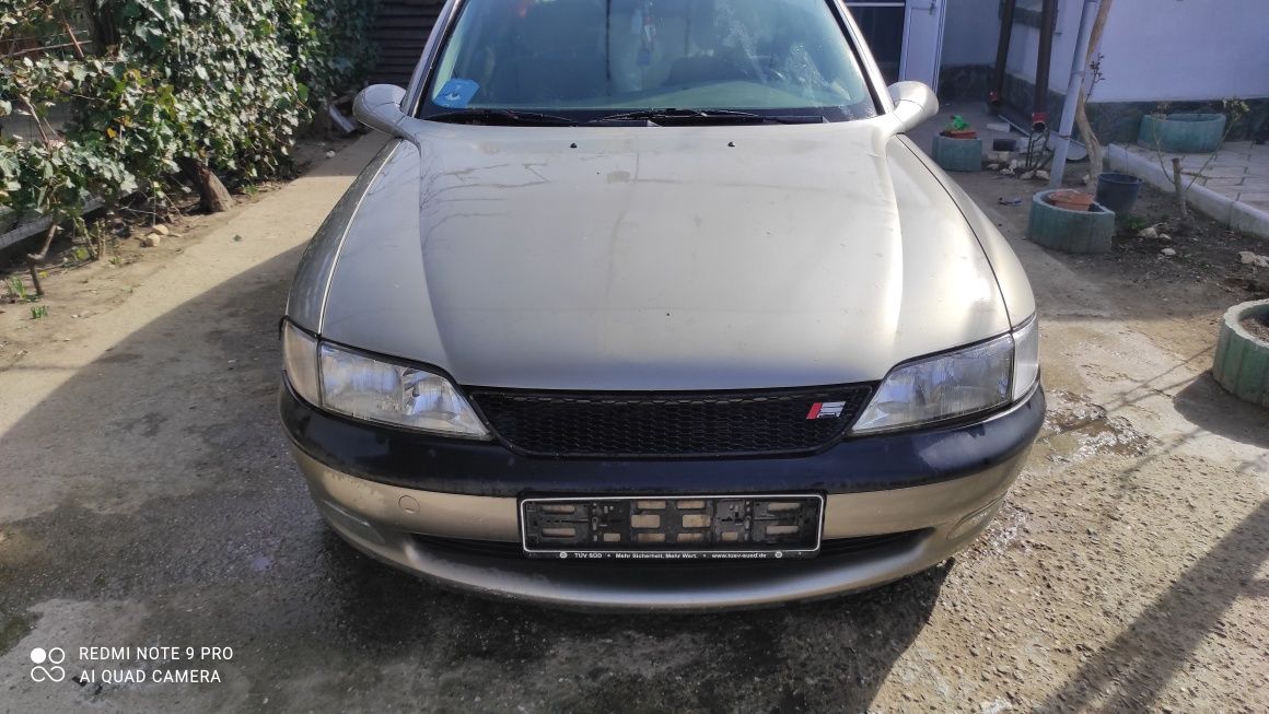 Vând piese auto Opel Vectra B