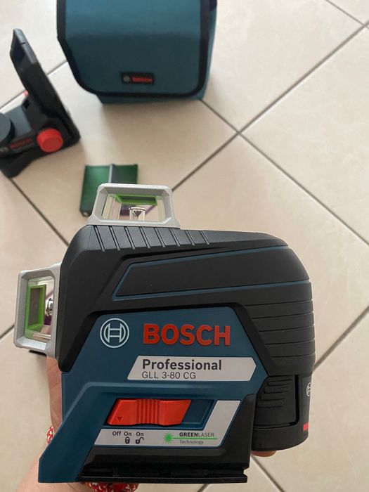 Лазерен нивелир Bosch GLL 3-80 CG