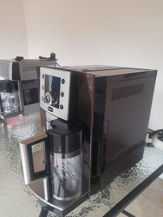 Vând expresor de cafea marca Delonghi Perfecta Cappuccino