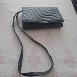 Малка черна чанта
