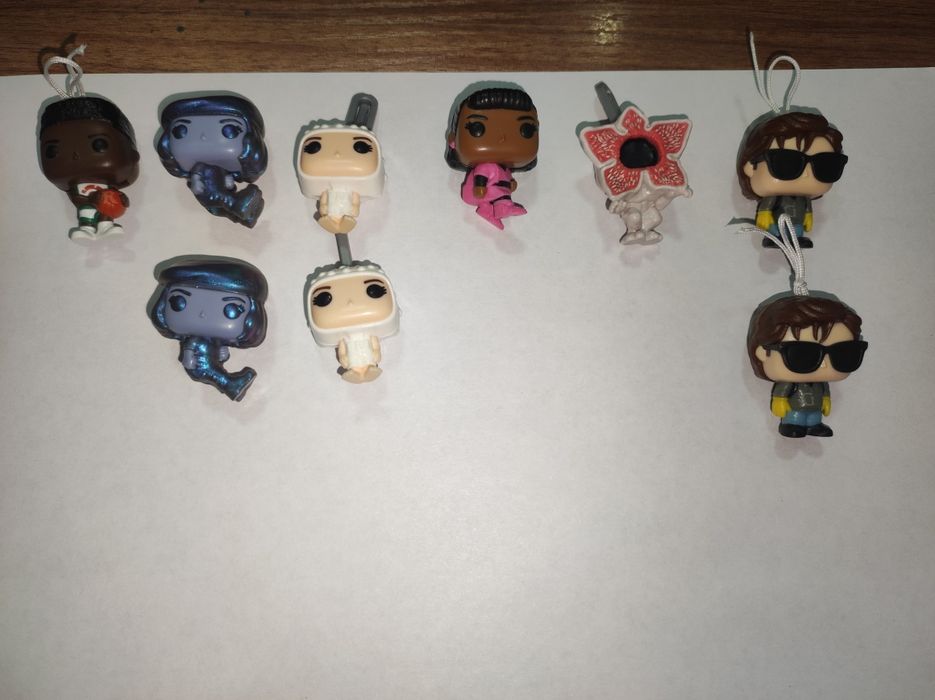 Фигурки Kinder joу очень странные дела