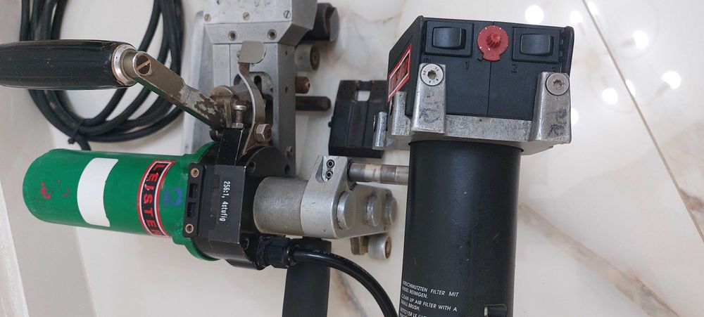 Robot de sudură suflanta Leister