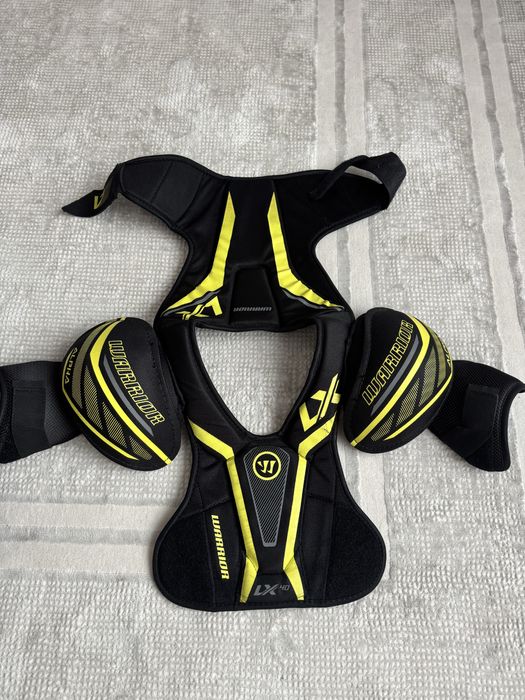 Нагрудник хоккейный Warrior