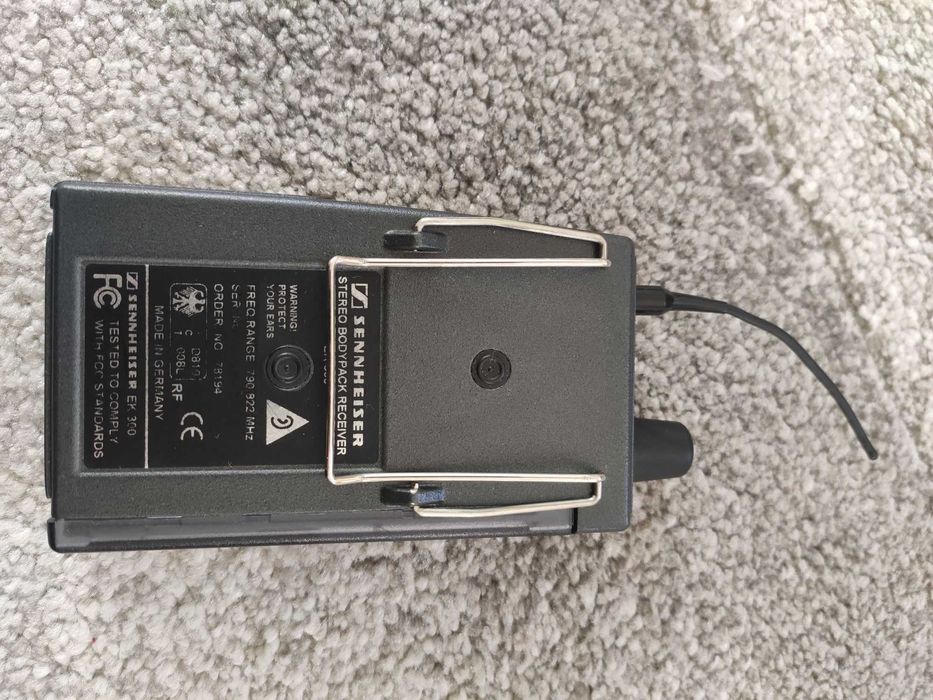 Sennheiser 300 IEM monitorin ear