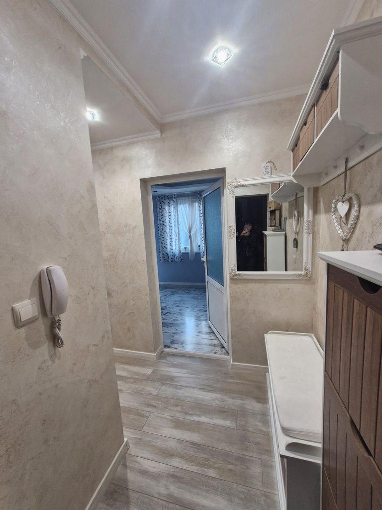 Продава се Тристаен апартамент в Добрич, Център - 76 кв.м за 1611 €/кв.м - Снимка #1