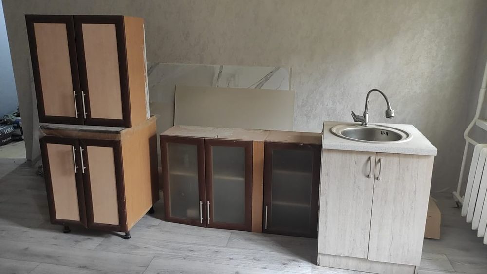 Кухонный гарнитур продам