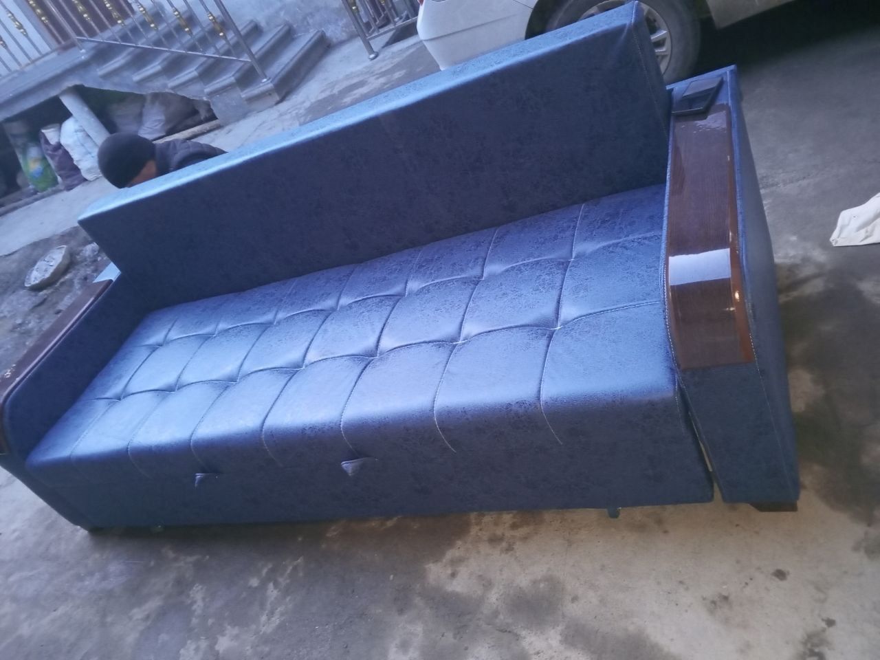 Rasqladnoy divan