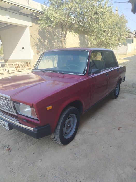 Lada 2107 sotildi xolati o'rta rasxod yo'q