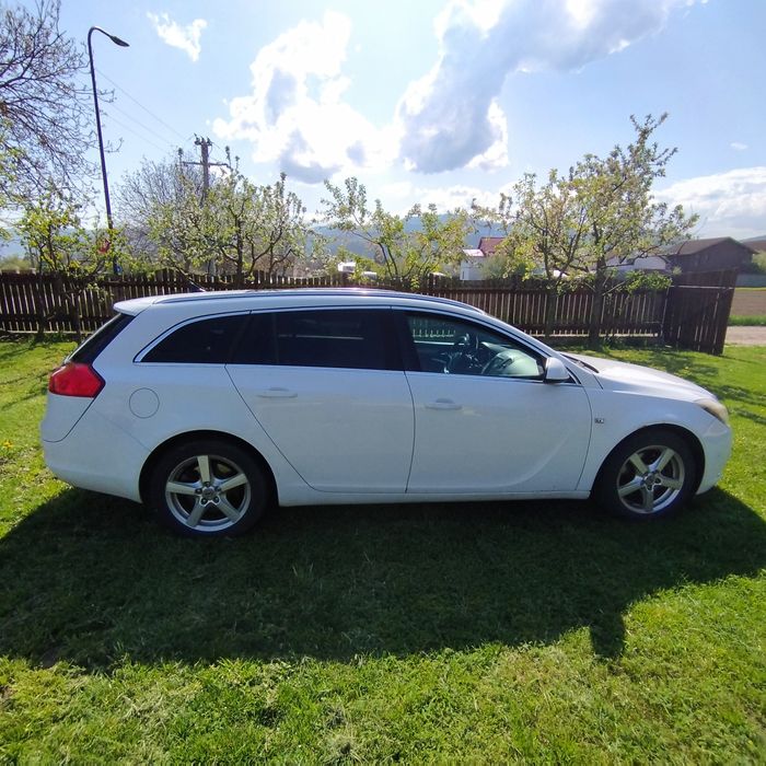 Opel Insignia Sports Tourer SW 2010 cu trapa si panoramic