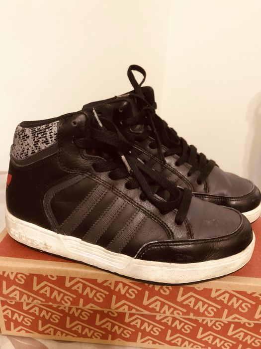 Кроссовки зима -Adidas -оригинал.