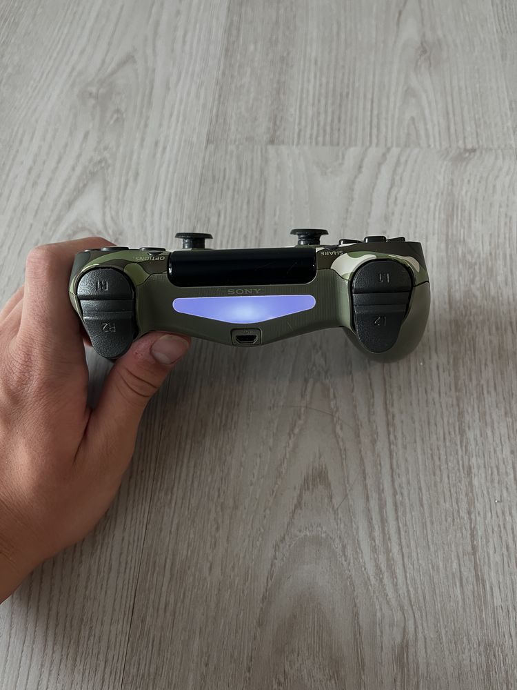 Ps4 с 2 джойстика и 7 игри