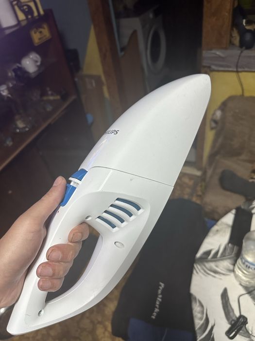 Автомобилна прахосмукачка Philips MiniVac handheld