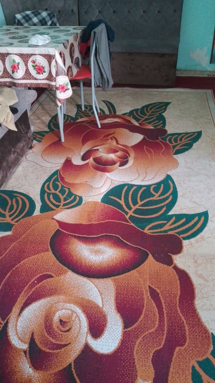 Gilam zal uchun.