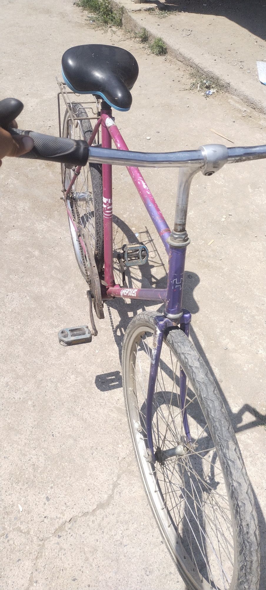 28 razmerli velosipedlar sotiladi