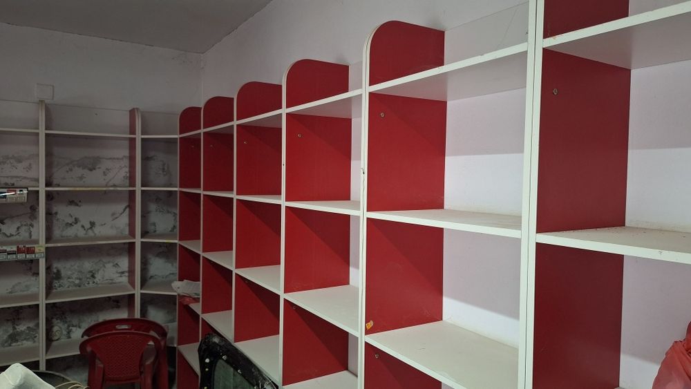 Vand rafturi plus tonete