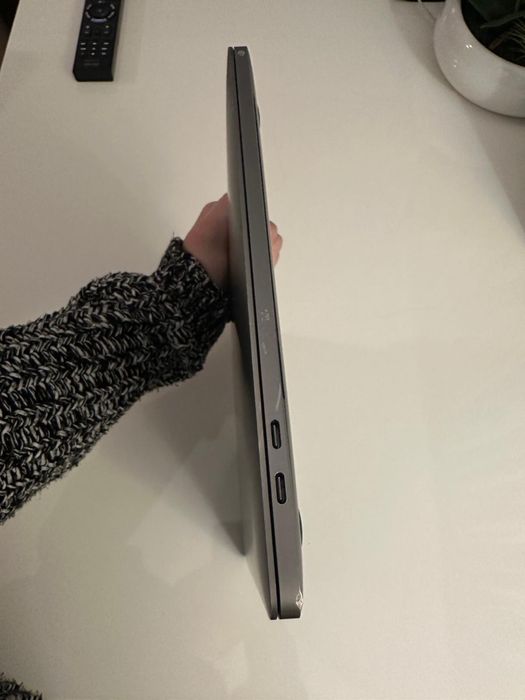 Macbook Pro 2019 13' 2.8 GHz i7 512SSD