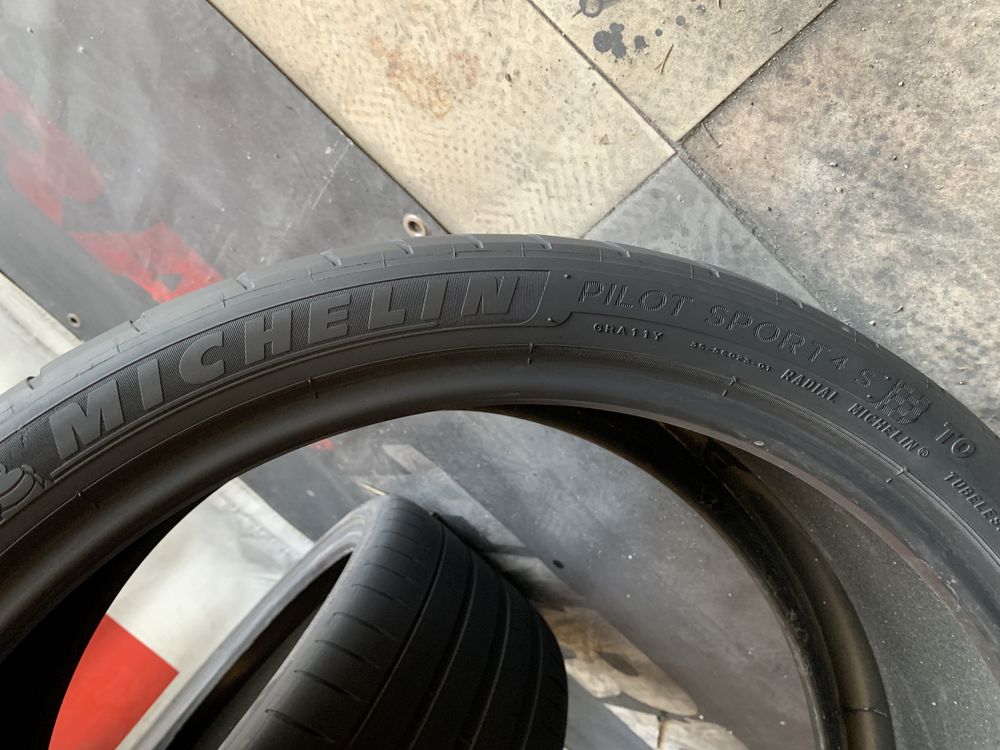 235 35 20, Летни гуми, Michelin PilotSport4S, 2 броя