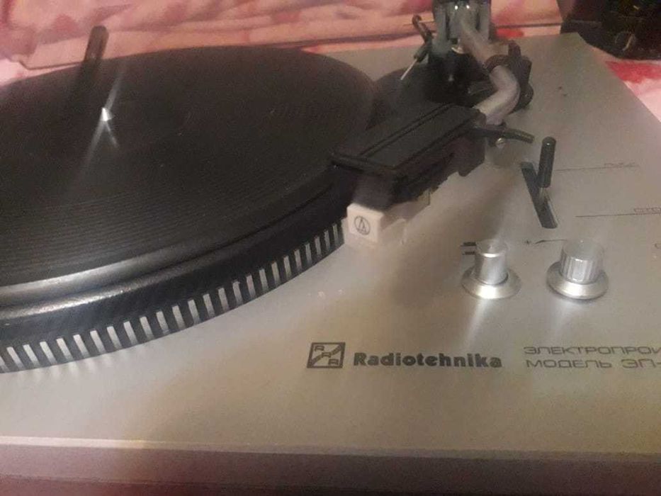 Проигрыватель Радиотехника ЭП-101 полностью рабочий.